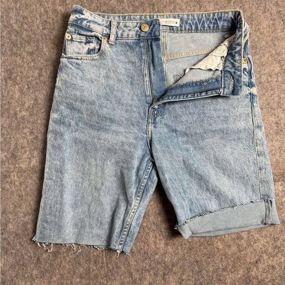 Zara Cut Off Shorts Women's 6 Blue Denim Medium Wash Cotton Frayed Hem 5-Pockets - Picture 1 of 6